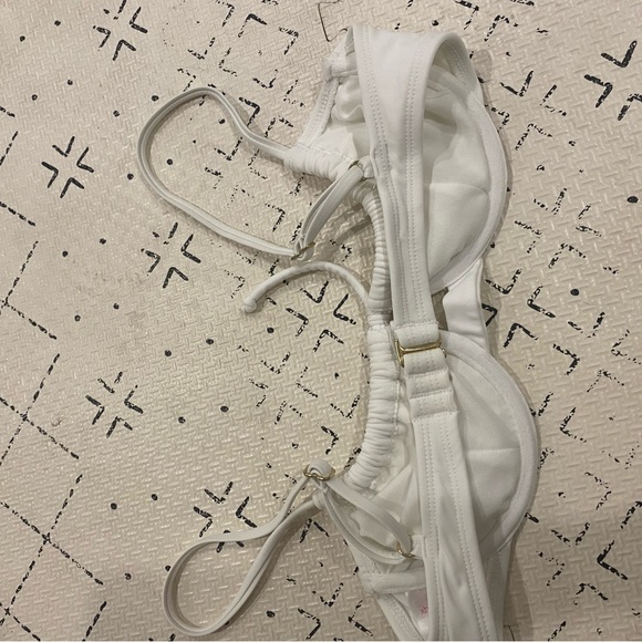 Target white bikini top - Picture 3 of 3